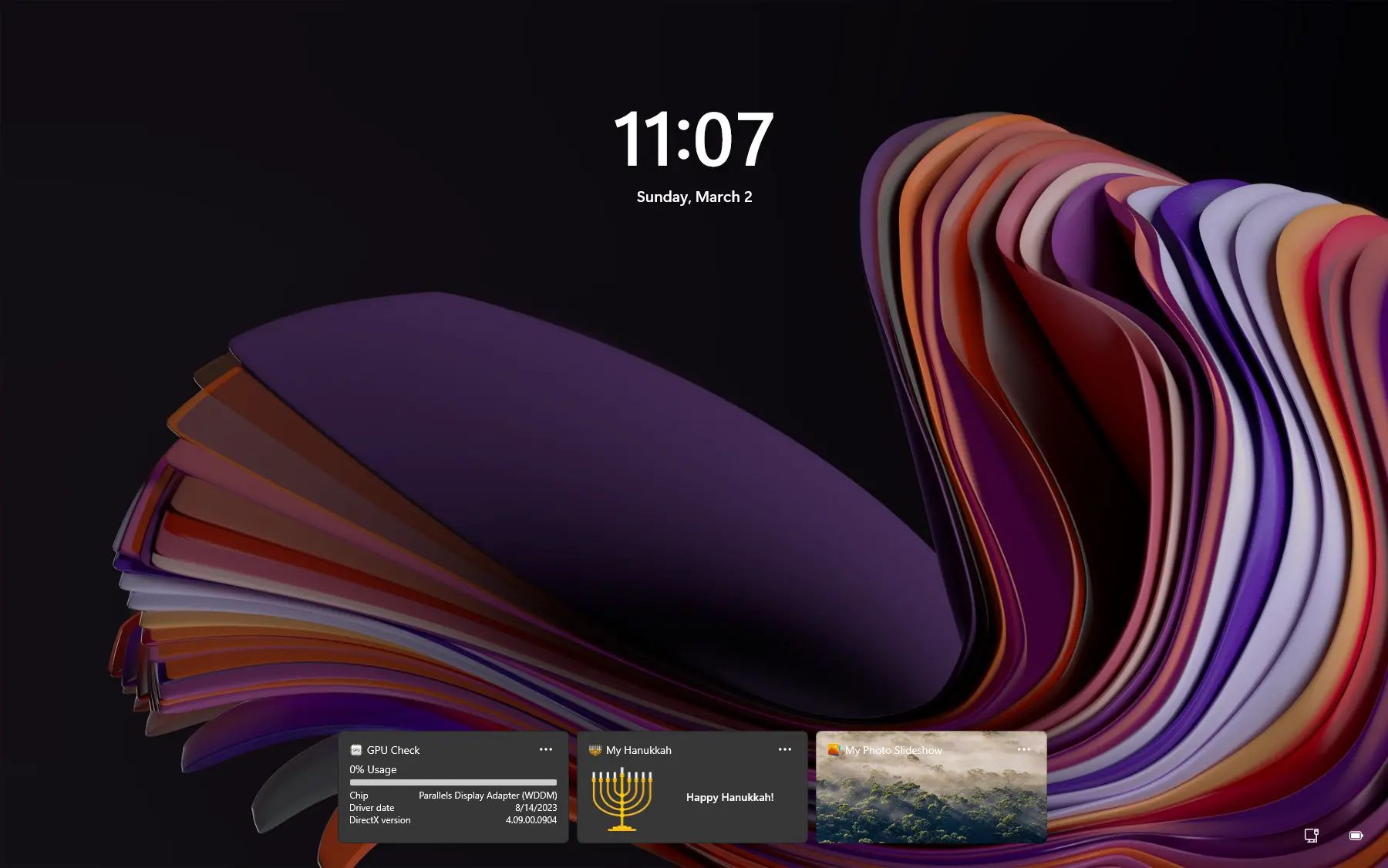 Windows 11 Lock Screen Widget - GPU Check, My Hanukkah, My Photoslideshow